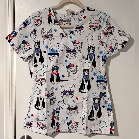 NEW scrub top - Picture 1 of 3